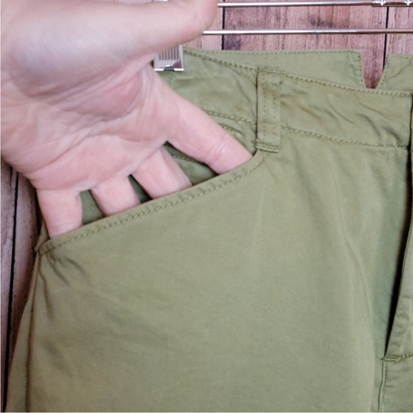 NWT rag & bone Green Moss Field High Rise
Chino Pants Size 23 (fits like 24) - Picture 13 of 16